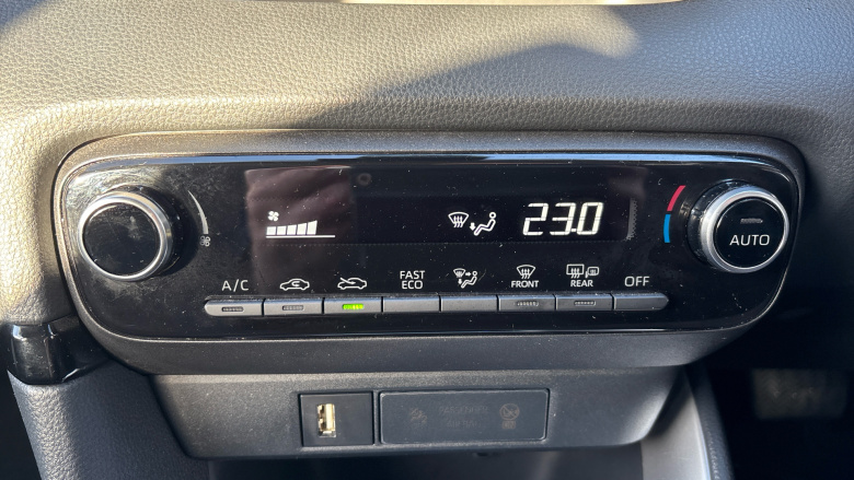 Toyota Yaris 1.5 Hybrid Icon 5dr CVT Hybrid Hatchback